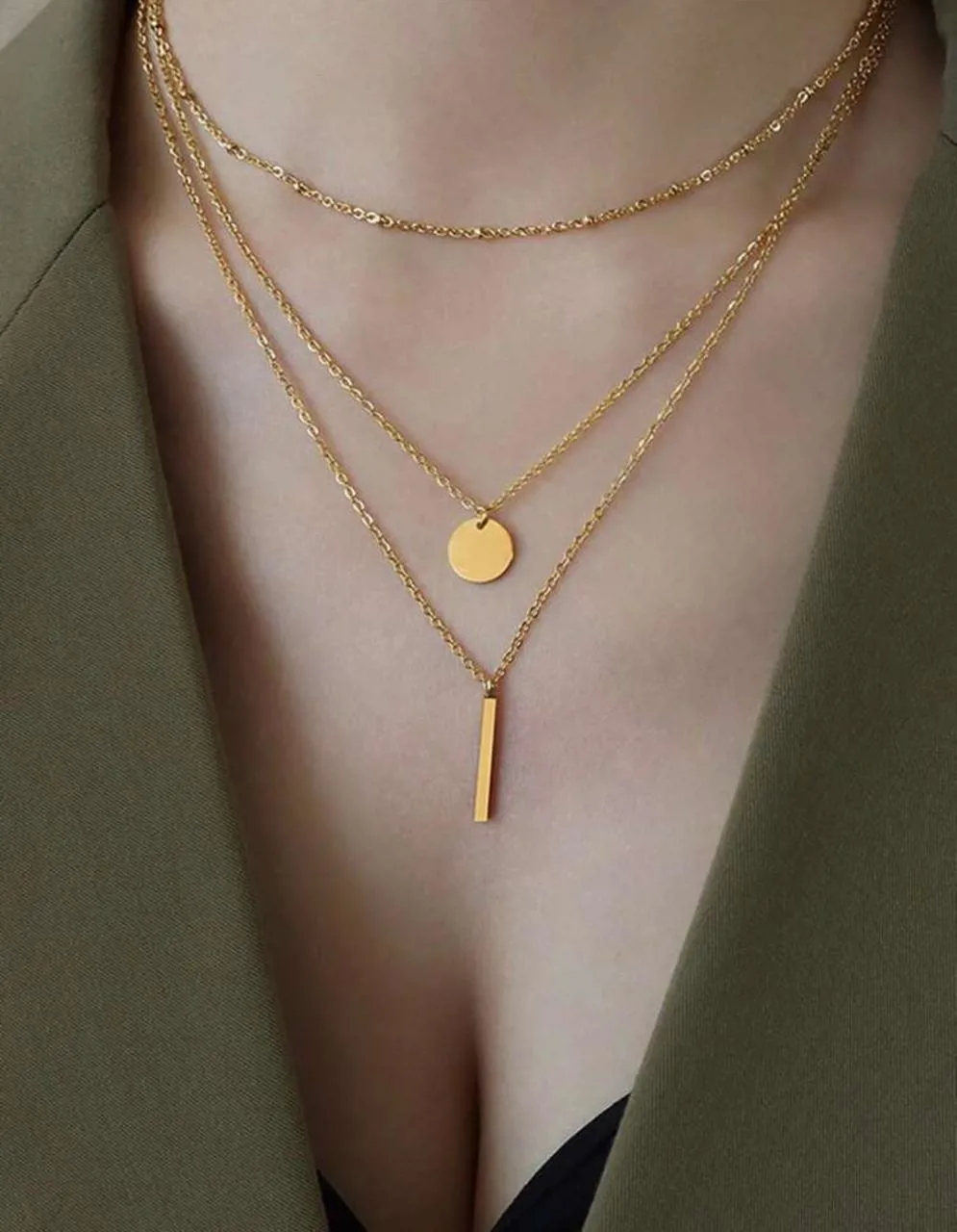 عقد كلافيكولير خفيف فاخر متعدد الطبقات وبراق وتصميم بسيط وكلا سيكي