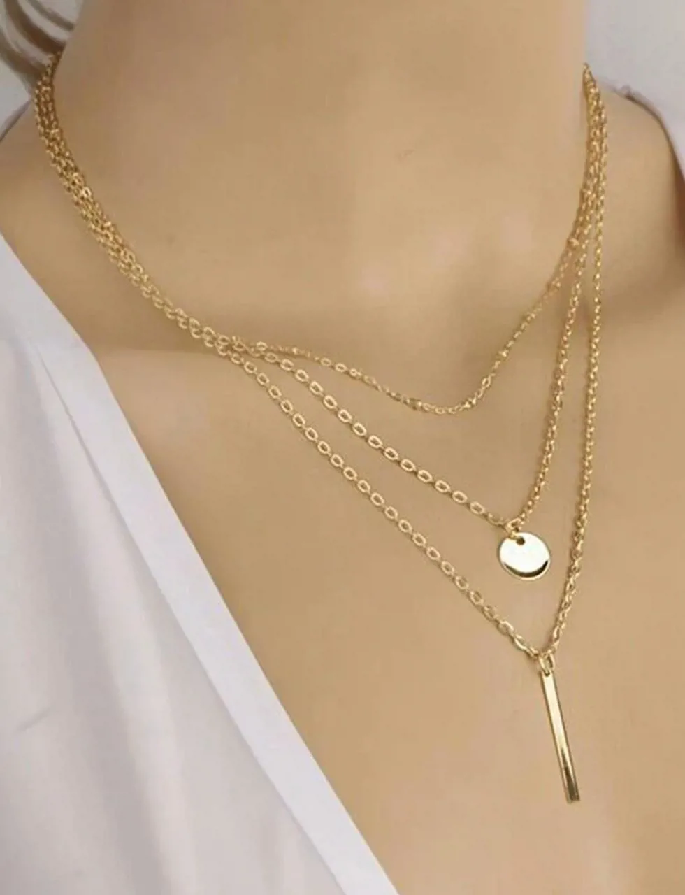 عقد كلافيكولير خفيف فاخر متعدد الطبقات وبراق وتصميم بسيط وكلا سيكي