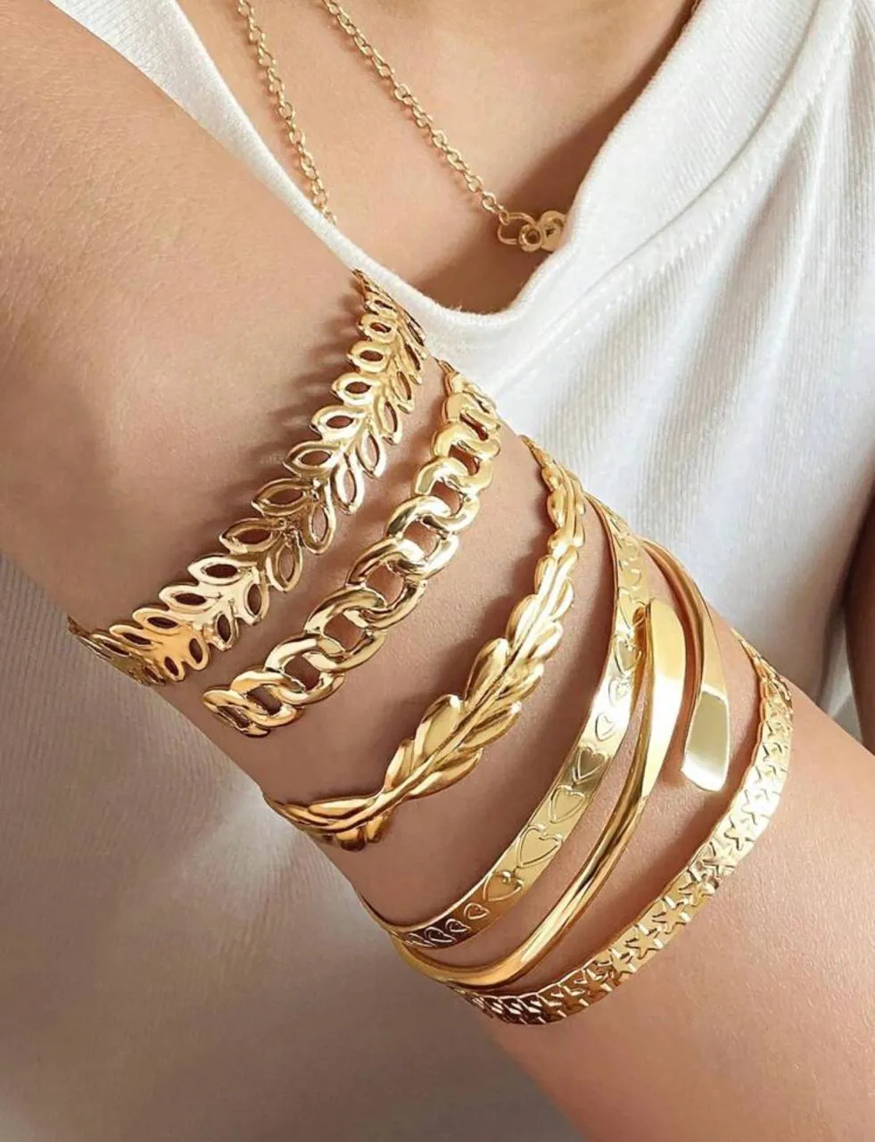 طقم مكون من 6 قطع بالكريستال بتصميم عالمي  مقابل للصدأ  مناسب للاحتفالات والمناسبات 