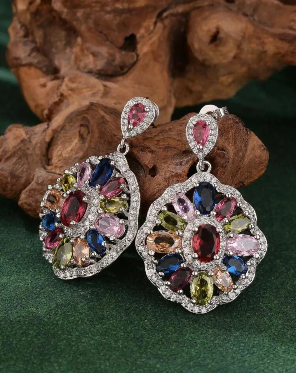 طقم مجوهرات زهرة فاخرة فرنسي مقابل للصدامطلب بالبلاتين الفاخر مرصع بالزركون المكعب 