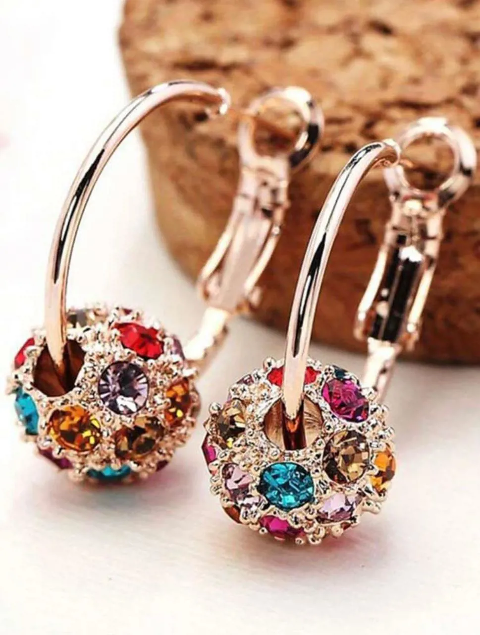 اقراص دائرية بوجهين ساطعه بتصميم مربعات مرصعه بالزركون الكريستالي اكسسورات انيق للمناسبات المختلفة 