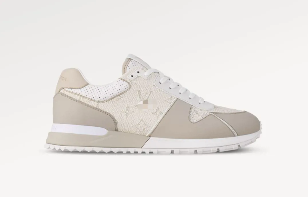 حذاء رياضي من lv