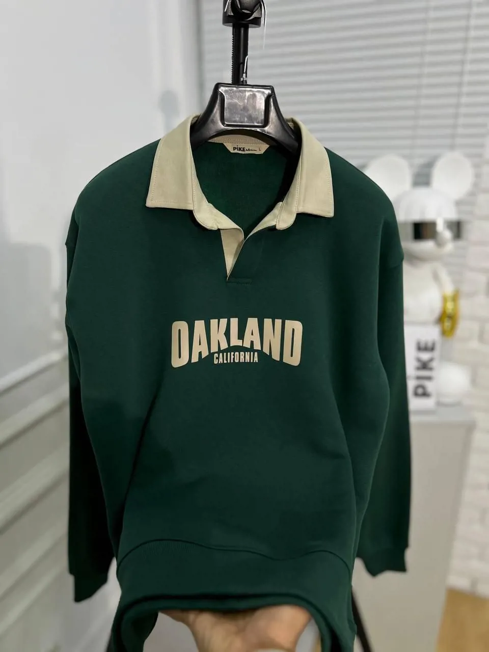 سويتشيرت oakland بياقة	