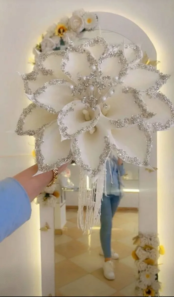 بوكيه زهرة الكالا العملاقة المرصعة