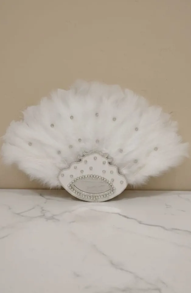 مروحة العروس بالريش والستراس