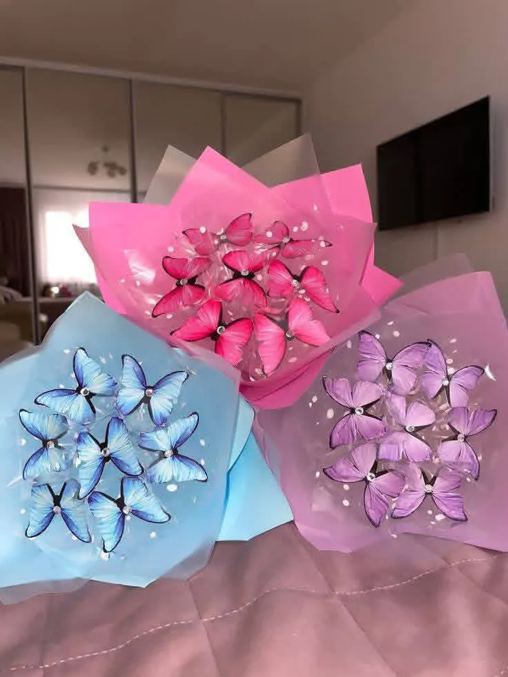 بوكيه الفراشات المضيئة (Butterfly Bouquet)