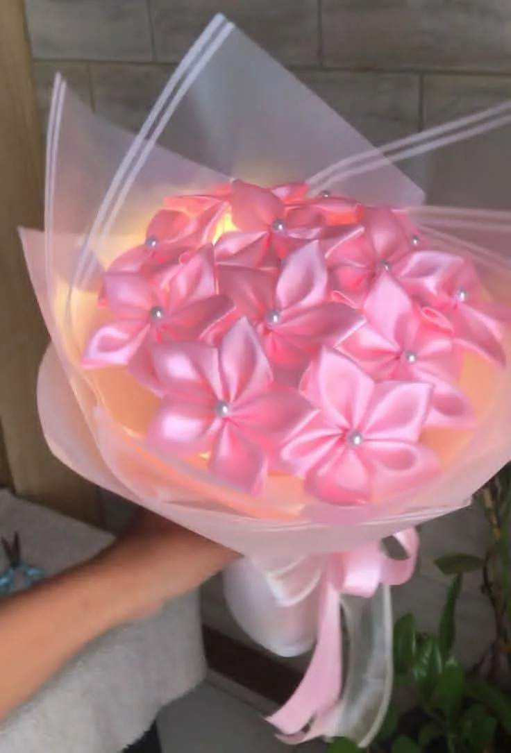 زهور الستان المضيئة