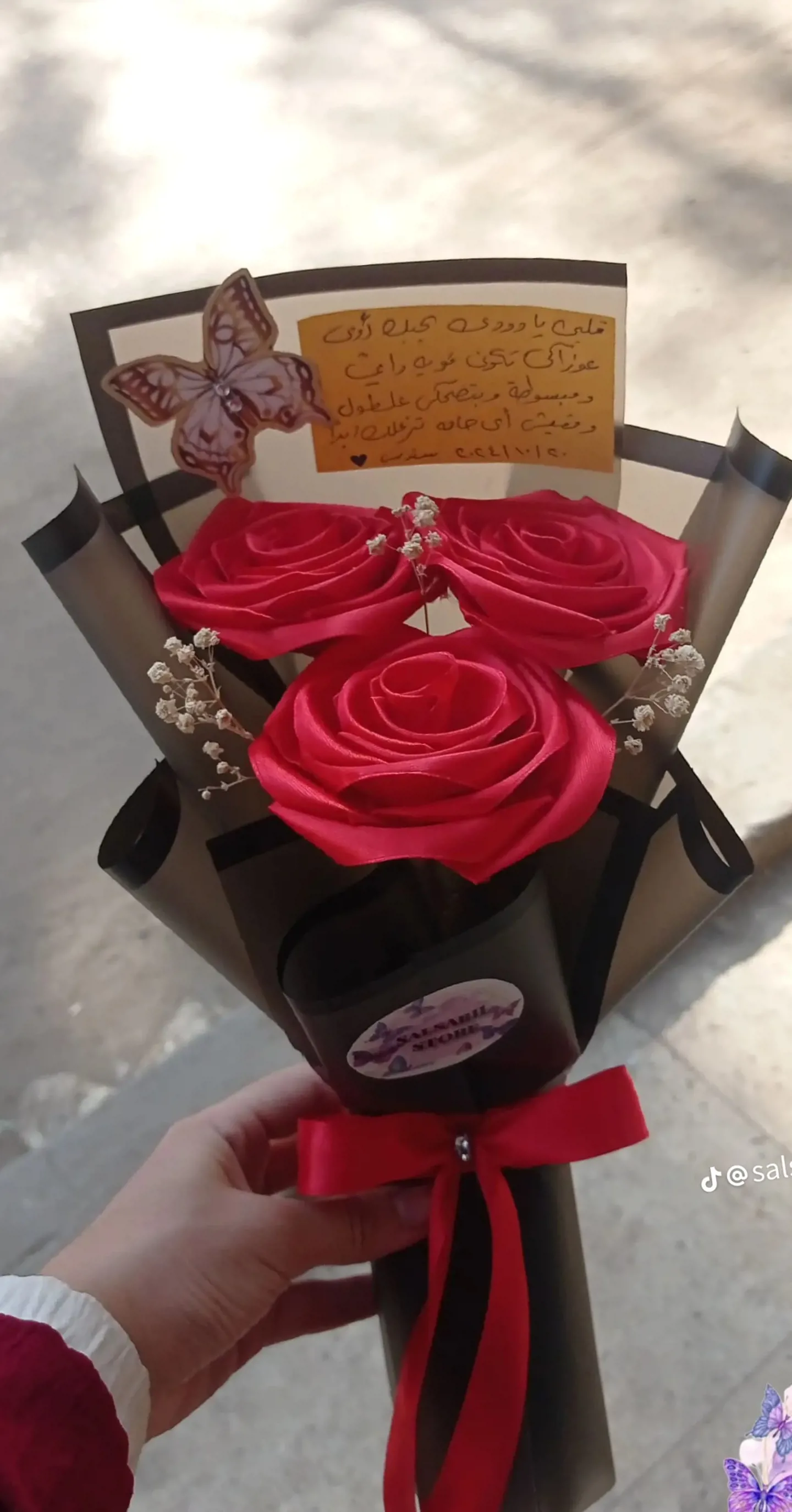 بوكيه ورد ستان احمر + شوكولاته 