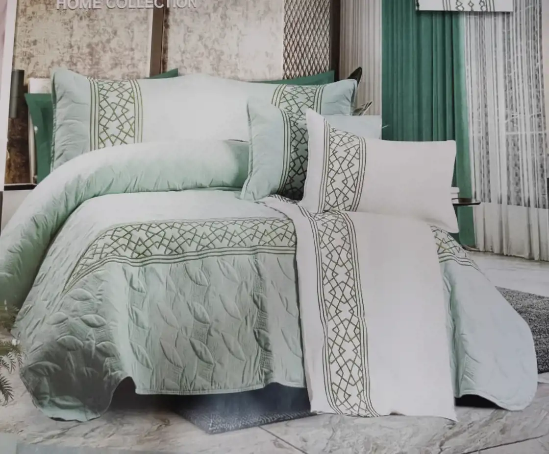 كوفرتة سرير كبير 6 قطع كوفرتة مقاس 260×240 و ملاية مقاس 260×240 سم عدد 2 خدادية كوفرتة عدد2 خدادية للملاية