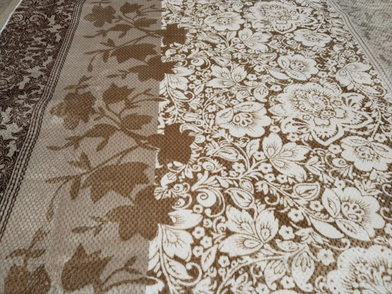 حافظة سجاد قطيفة بابلز مقاس 180×280 سم ظهر مانع للانزلاق كافيهات